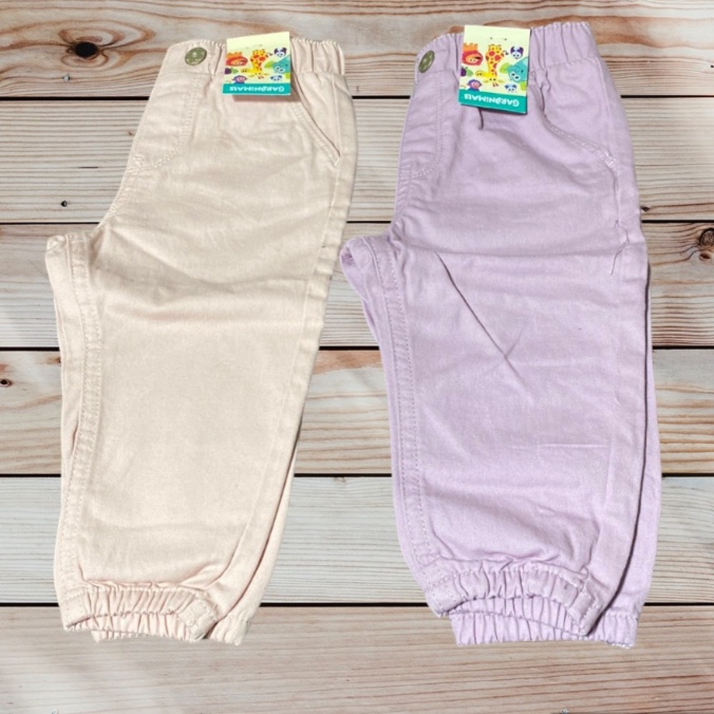 2 pairs of Garanimals size 12M pants